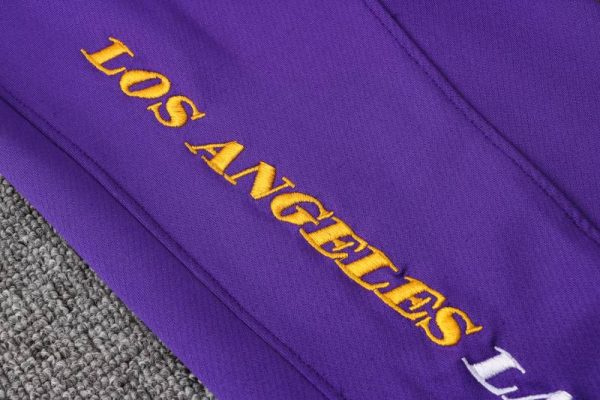 Logo chandal lakers morado con capucha 2