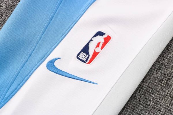Logo pantalon Chandal Lakers azul claro con capucha