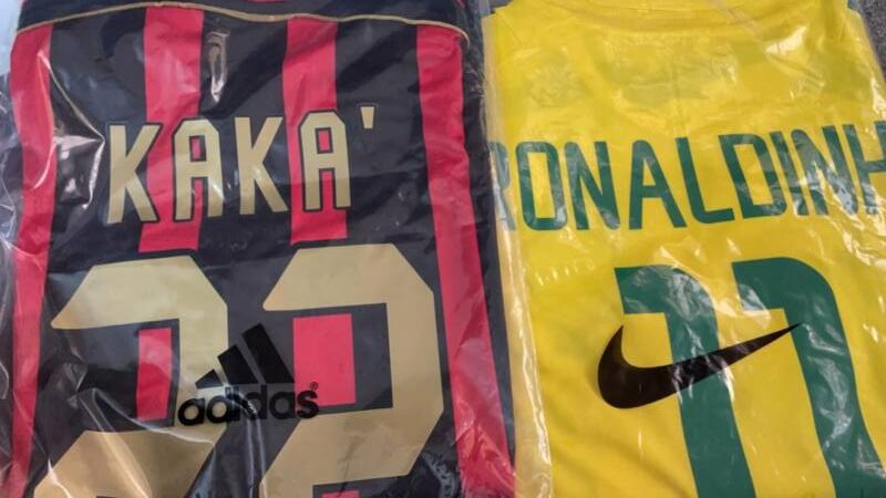ejemplo de envio de camisetas retro