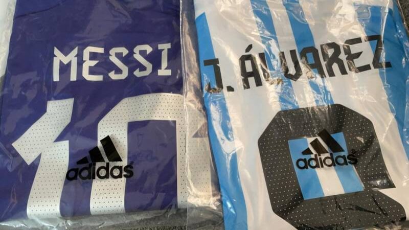 ejemplo de envios de camisetas de
Argentina