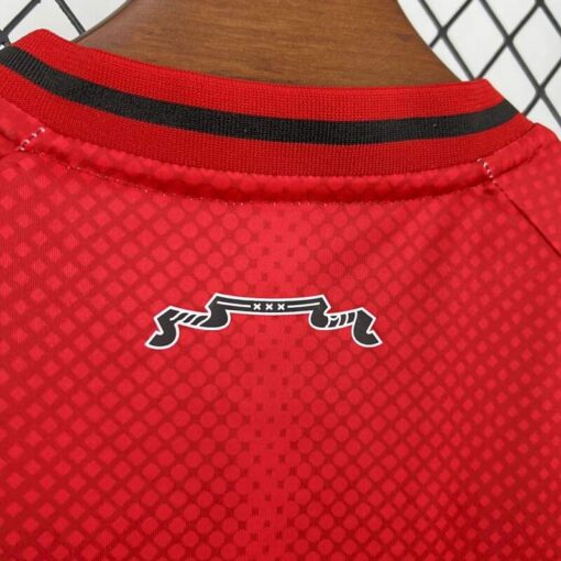 Conjunto Niño Ajax Primera Equipación 2025-2026-cuello dorsal.