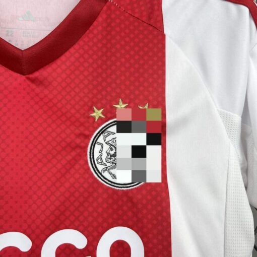 Conjunto Niño Ajax Primera Equipación 2025-2026-pecho.