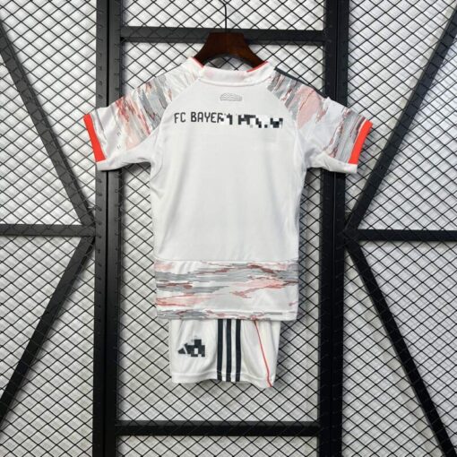 Conjunto Niño Bayern Múnich Segunda Equipación 2025-2026-dorsal