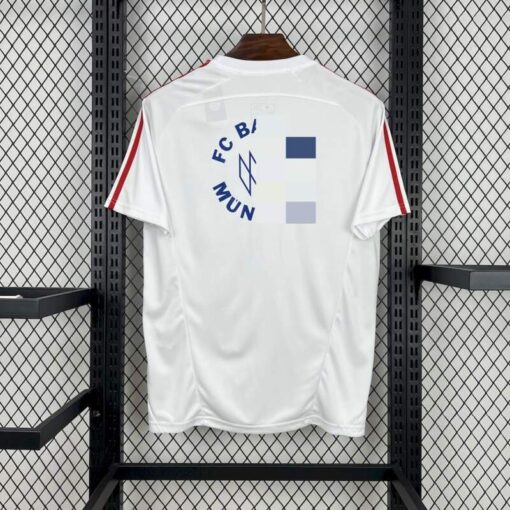 camiseta-bayern-munich-blanco-2025-2026-parte-trasera