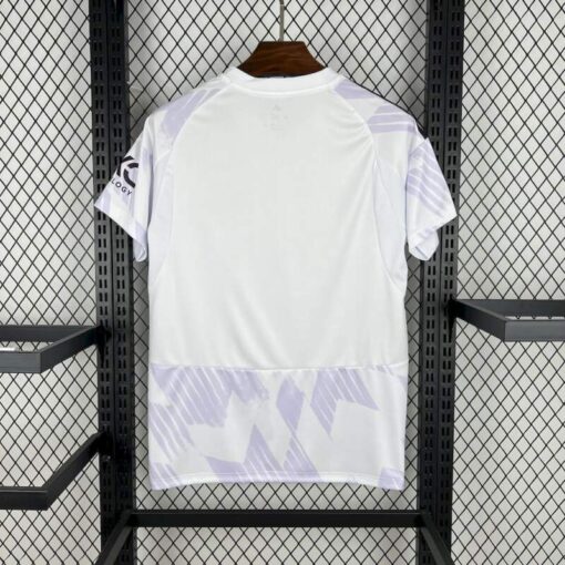 camiseta-manchester-united-segunda-equipacion-2025-2026-parte-trasera
