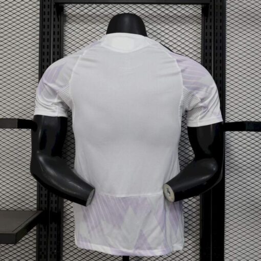 camiseta-manchester-united-segunda-equipacion-version-jugador-2025-2026-parte-trasera