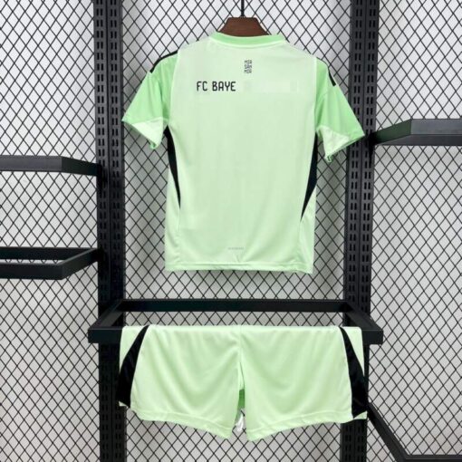 conjunto-niño-bayern-de-munich-portero-verde-2025-2026-parte-trasera