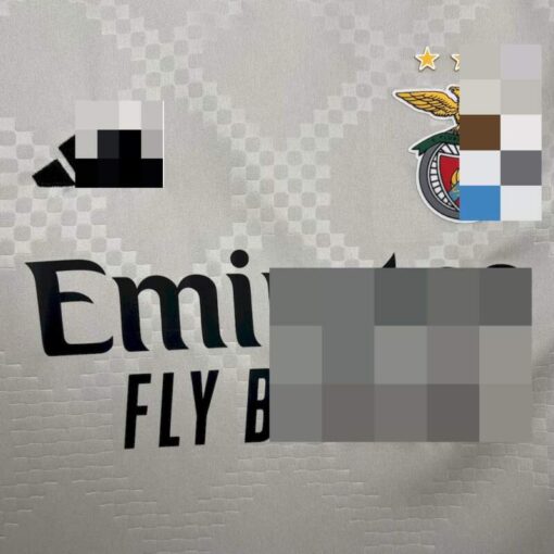 conjunto-niño-benfica-segunda-equipacion-2025-2026-pecho