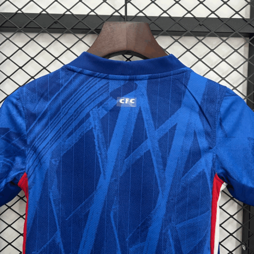 conjunto-niño-chelsea-primera-equipacion-2025-2026-cuello-trasero