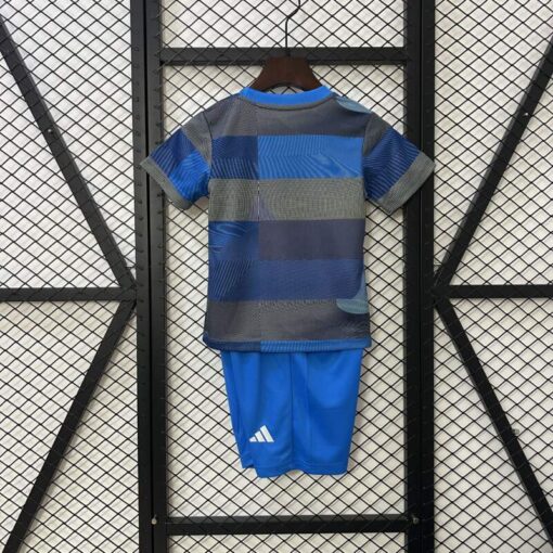 Conjunto-niño-real-madrid-entrenamiento-2025-2026-parte-trasera