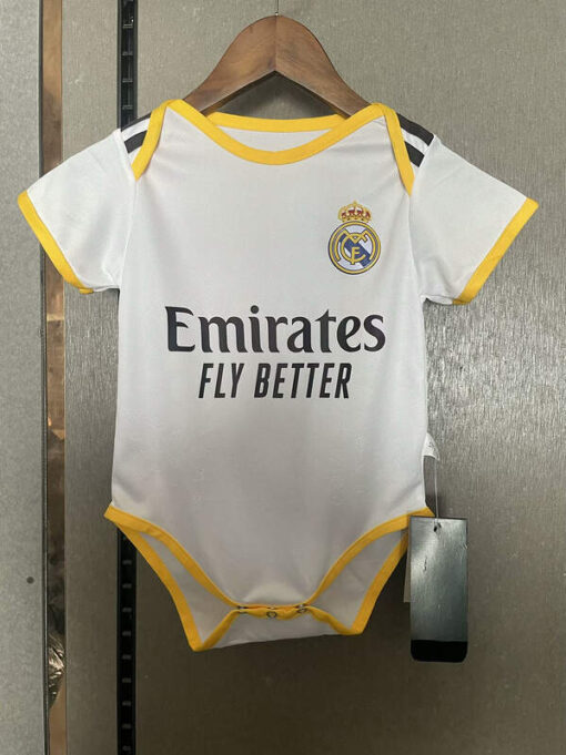 body-de-bebe-real-madrid-primera-equipacion-2025-2026
