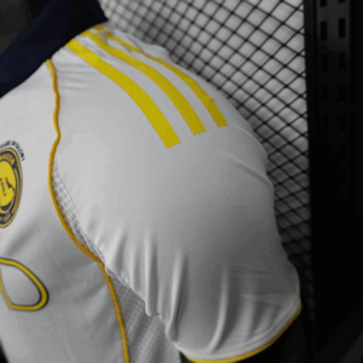 camiseta-al-nassr-tercera-equipacion-2025-2026-puño