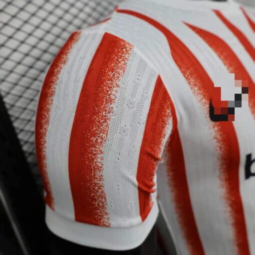 camiseta-inter-milan-rojo-version-jugador-2025-2026-puño