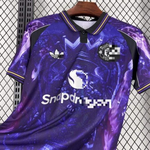 camiseta-manchester-united-edicion-especial-2025-2026-parte-inferior