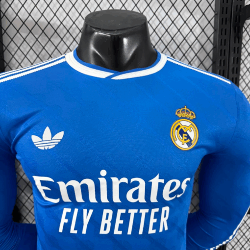 camiseta-real-madrid-tercera-equipacion-version-jugador-manga-larga-2025-2026-pecho