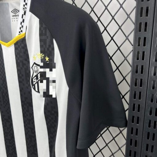 camiseta-santos-segunda-equipacion-2025-2026-puño