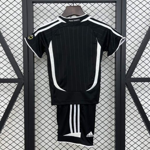 conjunto-niño-real-madrid-segunda-equipacion-2025-2026-parte-trasera